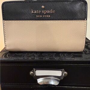 Kate Spade Black and Tan Wallet